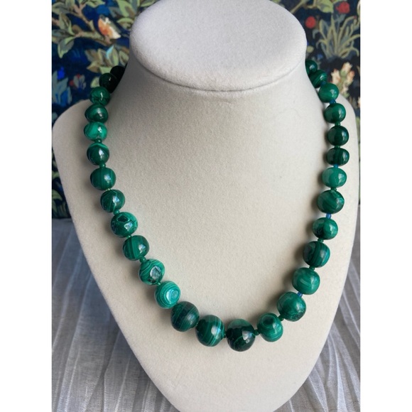 *SOLD* Genuine Malachite Beaded Vintage Handcrafted Statement Necklace Graduated - Picture 10 of 10